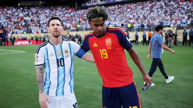 Lamine Yamal mencetak sejarah sebagai pemain pertama di bawah 20 tahun yang menjuarai Euro dan Piala Dunia usai membawa Spanyol juara Piala Dunia 2026. [Dok. FIFA]
