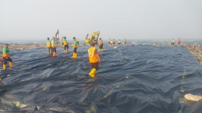 Hindari Bau dan Air Lindi, Area Sampah Terbuka di Bantargebang Mulai Ditutup