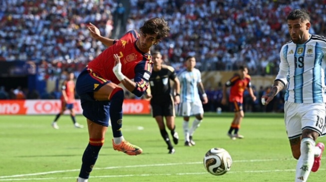 Ferran Torres merobek gawang Argentina di partai final Piaa Dunia 2026 [@HQpcrt]