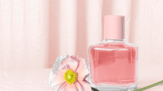 7 Parfum dengan Aroma Floral yang Cocok untuk Acara Formal: Produk Lokal hingga High End