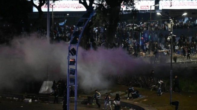 Kekalahan Argentina di final Piala Dunia 2026 dari Spanyol memicu kerusuhan di pusat Buenos Aires. [@malik_zain_the_realtor]