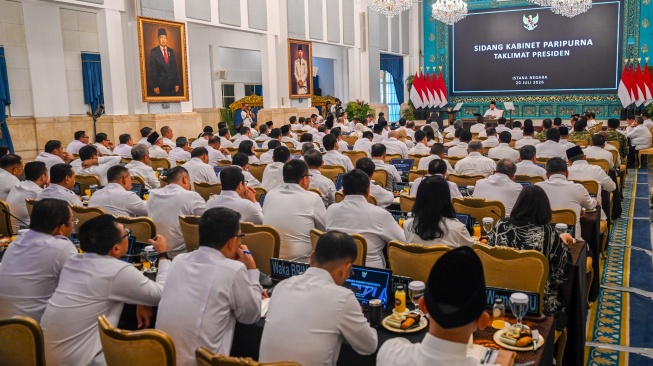 Presiden Prabowo Subianto memimpin Sidang Kabinet Paripurna di Kantor Presiden, Istana Negara, Jakarta, Senin (20/7/2026). [ANTARA FOTO/Galih Pradipta/nz]