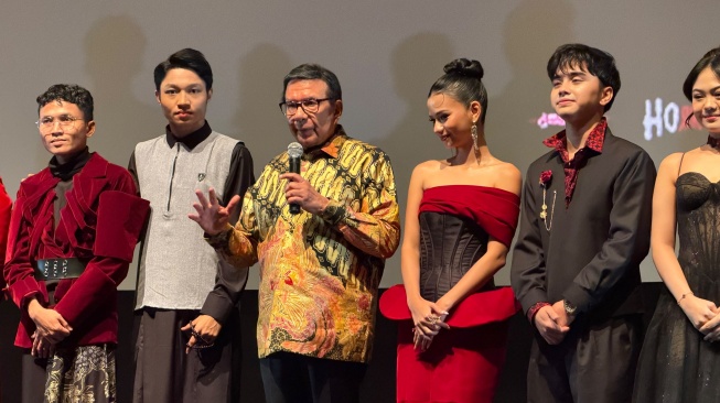 Para pemain film Sihir Tanah Kubur saat konferensi pers di Epicentrum, Jakarta Selatan pada Jumat, 17 Juli 2026 [Suara.com/Rena Pangesti]