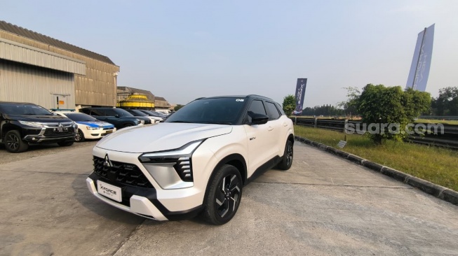 Mitsubishi Xforce HEV hadir dengan penyempurnaan pada suspensi dan mesin yang lebih powerful. [Suara.com/Liberty Jemadu]