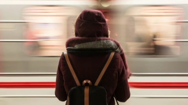 Kursi Prioritas Bukan Hadiah, Stasiun Cikoko Bukti Integrasi Itu Mungkin