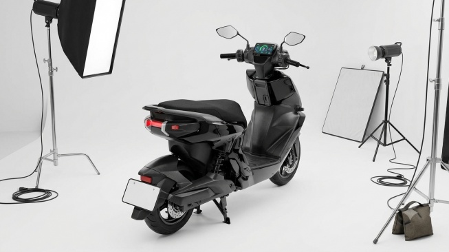 Paten desain motor listrik Yamaha. (AMCN, dirender ulang dengan AI)