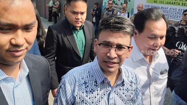 Ruben Onsu usai menjalani sidang gugatan hak asuh anak terhadap Sarwendah di Pengadilan Negei Jakarta Selatan, Rabu (22/7/2026). [Rena Pangesti/Suara.com]
