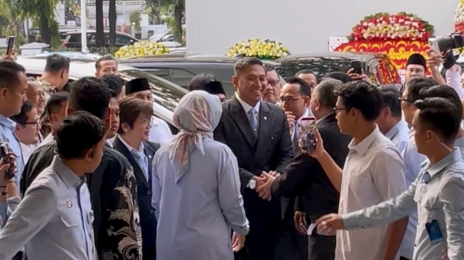 Momen kedatangan Kepala Badan Gizi Nasional (BGN) yang baru, Sudaryono di Kantor BGN di Kebon Sirih, Jakarta Pusat, Rabu (22/7/2026) sore. [Suara.com/Adiyoga]