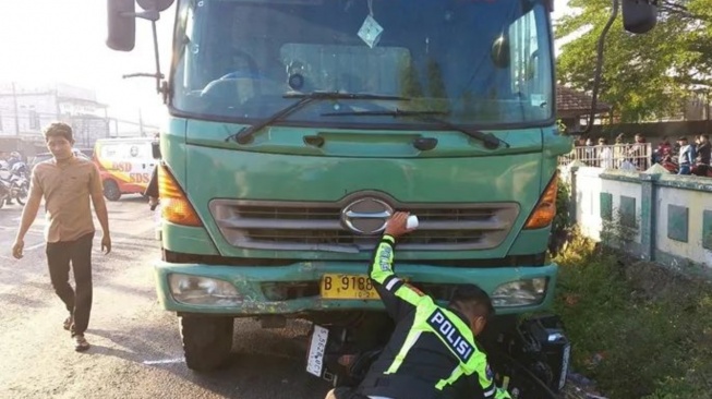 Tragedi Rem Blong di Jombang: Truk Seruduk Buruh Pabrik, Dua Nyawa Melayang Seketika