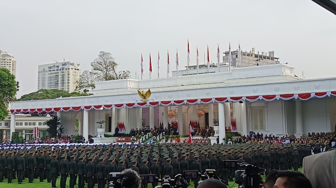 Presiden Prabowo saat memimpin Upacara Prasetya Perwira (Praspa) TNI dan Pelantikan Perwira Polri Tahun 2026 di Halaman Istana Merdeka, Jakarta, Rabu (22/7/2026). [Suara.com/Novian]