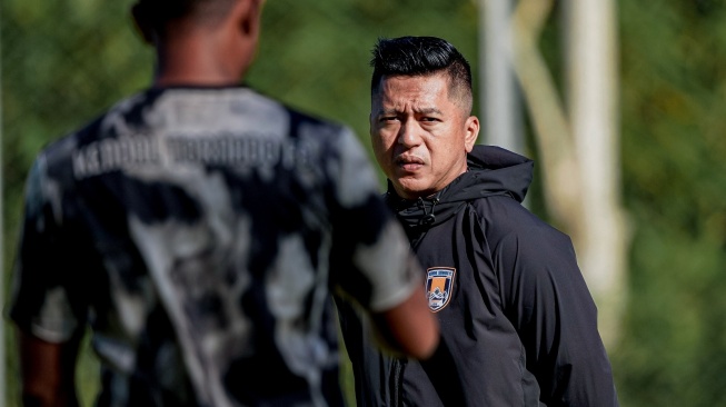 Stefan Keeltjes Apresiasi Kondisi Fisik Pemain Kendal Tornado FC dalam Dua Pekan Latihan