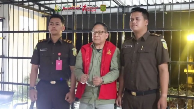 Anggaran Pakan Hewan di Kebun Binatang Surabaya Dikorupsi Rp10,2 M, DPR Minta Semua Diperiksa!