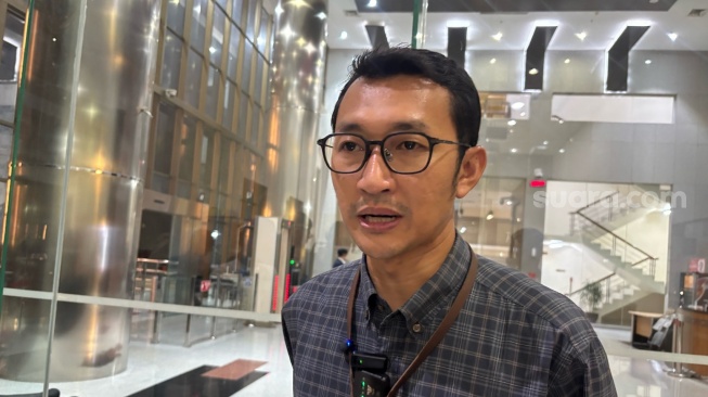 Juru Bicara KPK Budi Prasetyo di Gedung Merah Putih KPK, Jakarta Selatan, Kamis (23/7/2026). [Suara.com/Dea]