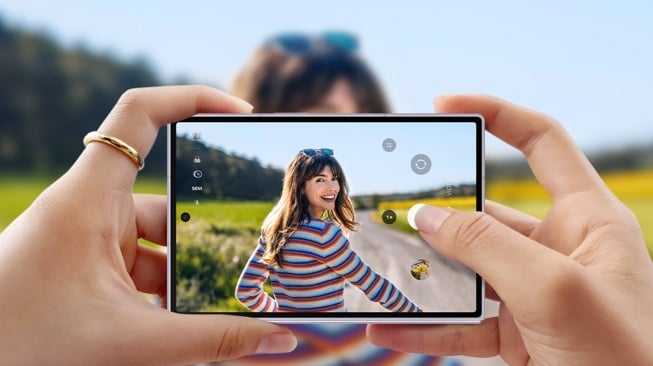 Samsung Galaxy Z Fold8. [Samsung] 