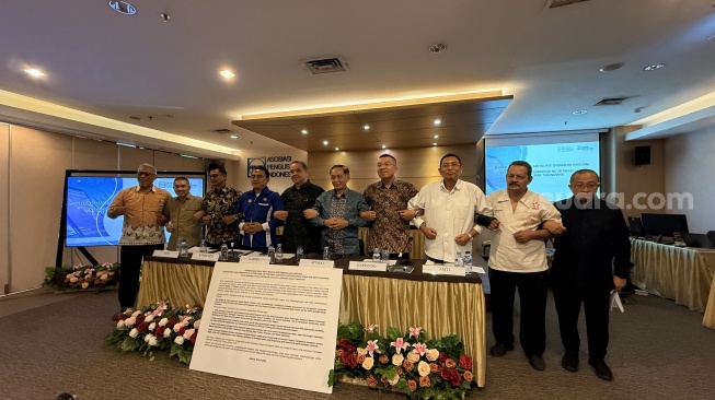 Konferensi pers APINDO dan gabungan asosiasi tembakau yang digelar di Kantor Apindo, Jakarta, Kamis (23/7/2026). [Suara.com/Dicky Prastya]