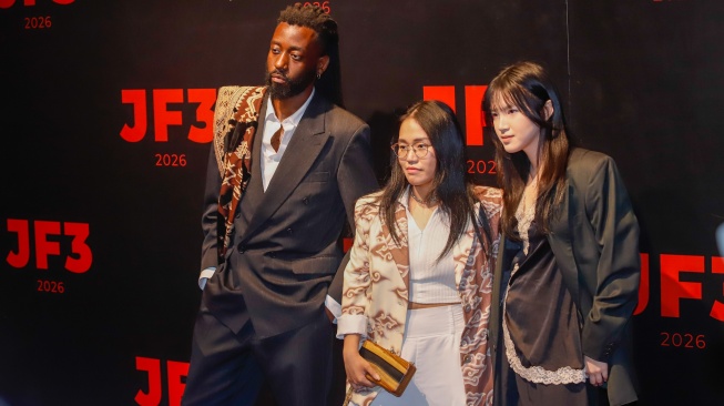 Para Model JF3 memperagakan busananya saat pembukaan dan Gala Dinner JF3 Fashion Festival 2026 di Summarecon Mall Kelapa Gading, Jakarta, Rabu (22/7/2026). [Suara.com/Alfian Winanto]
