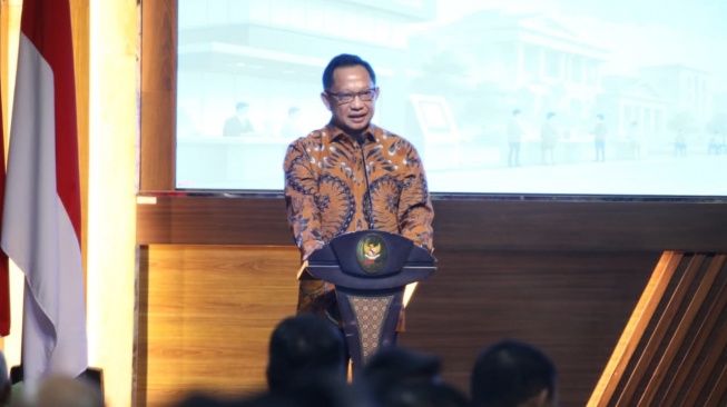 Pidato Mendagri Mohammad Tito Karnavian dalam acara Pencanangan Gerakan Nasional Pelayanan Publik di Kantor Kementerian Pendayagunaan Aparatur Negara dan Reformasi Birokrasi (KemenPAN-RB), Jakarta, Jumat (24/7/2026).(Dok: Kemendagri)