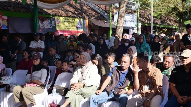 Gerakan Meramaikan Pasar Rakyat (GEMPAR) di Pasar Kebonagung, Kalurahan Sendangagung, Kapanewon Minggir, pada Sabtu (25/7/2026). (Suarajogja.id/Praba Mustika)