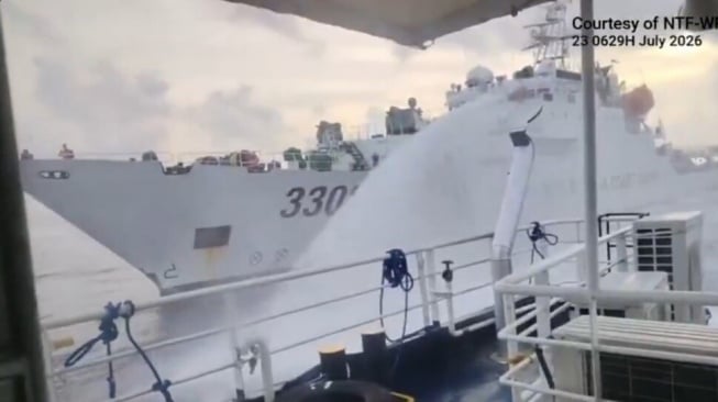 Laut China Selatan Memanas! Pasukan Xi Jinping Tembakan Meriam ke Kapal Filipina
