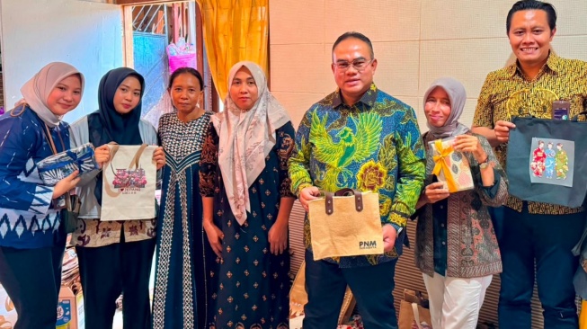 Bersama PNM Mekaar, Mesin Jahit Tua Mampu Menghidupi Lima Keluarga