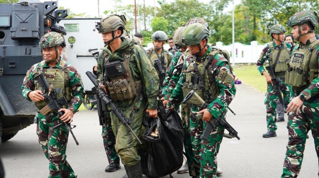 Prajurit Koops TNI Habema berhasil mengevakuasi dua jenazah warga sipil yang menjadi korban aksi kekerasan TPNPB-OPM Kodap XVI/Yahukimo. [Ist]