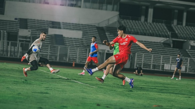 Jelang Lawan Timnas Indonesia, Latar Belakang Mitchell Baker Dikuliti Habis Media Vietnam