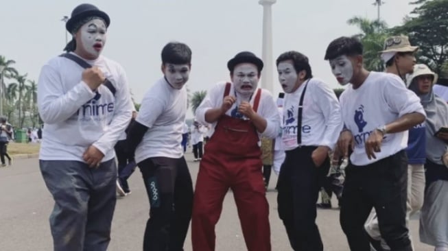 Di Balik Gerakan Tanpa Kata, Bagaimana Pantomim Jadi Ruang Memulihkan Diri?
