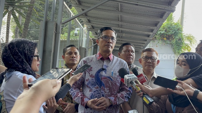 Penasihat Hukum Febrie Adriansyah, Febri Diansyah (Suara.com/Dea)