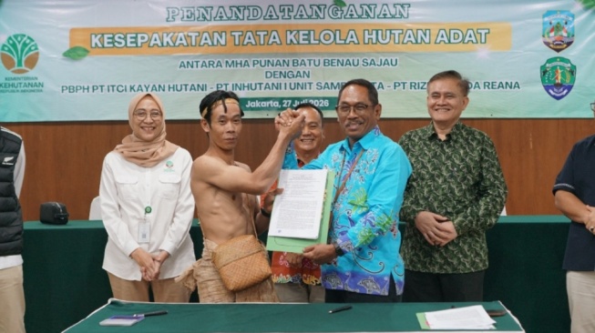 Mengapa Penetapan Hutan Adat Menjadi Penentu Masa Depan Punan Batu?