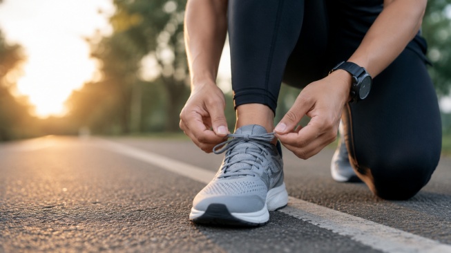 sepatu lari untuk daily run (AI)