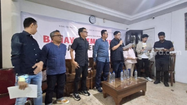Koalisi Masyarakat Sipil Peringatkan Bahaya Dominasi Militer, Sebut Demokrasi dan HAM Terancam