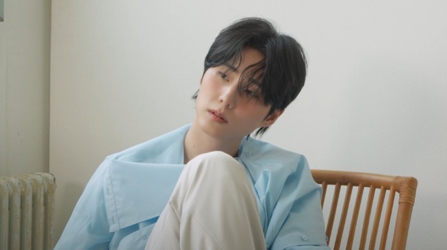 Young K Temukan Kedamaian dalam Kesendirian di Lagu Comeback Shut the Door