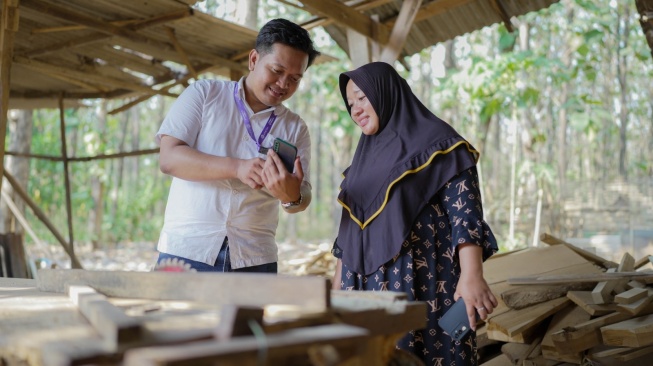 Perempuan Kini Tak Hanya Menabung, Tapi Juga Mulai Memilih Investasi yang Berdampak