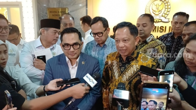 Komisi II DPR Usul Skema Gaji Baru untuk Kepala Daerah, Ada Reward dan Punishment
