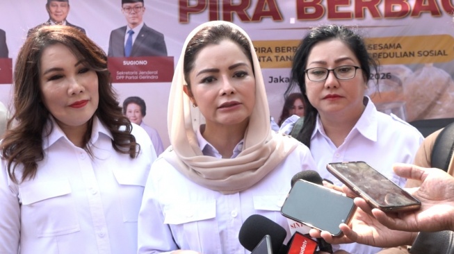 Optimistis Program Prabowo Berlanjut, PIRA Bagikan Ribuan Paket Sembako ke Warga Cakung
