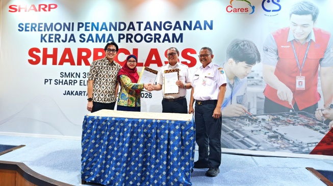 Sharp Class di SMKN 35 Jakarta. [Sharp]