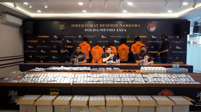 Direktorat Reserse Narkoba Polda Metro Jaya membongkar peredaran obat keras. [Ist]