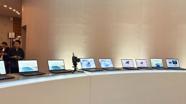 ASUS ExpertBook Ultra: Laptop Profesional dengan Mobilitas Tinggi dan Performa AI