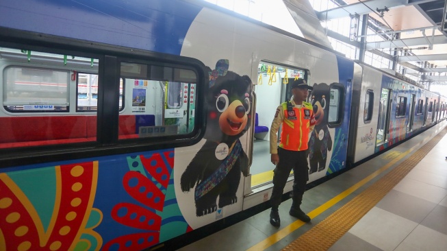 Kampanye Wisata Malaysia di Rangkaian Commuter Line. [Handout]