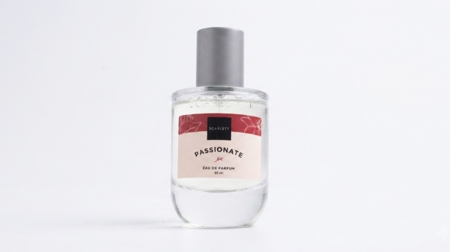Scarlett Whitening Eau De Parfum Passionate
