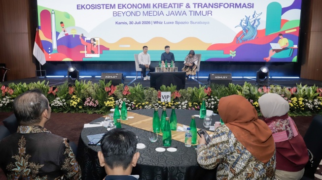 Suasana jalannya gelaran Jatim Media Summit 2026 di Whiz Hotel, Surabaya, Kamis (30/7/2026). [Suara.com/Alfian Winanto]
