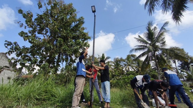 Mahasiswa UGM Terangi Jalan Gelap Banyuwangi, Hadirkan Energi Bersih dan Ekonomi Sirkular