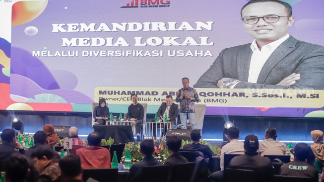 Suasana jalannya gelaran Jatim Media Summit 2026 di Whiz Hotel, Surabaya, Kamis (30/7/2026). [Suara.com/Alfian Winanto]
