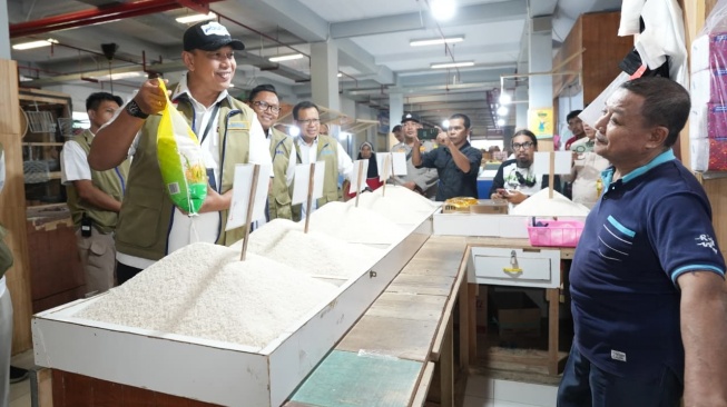Bulog akan terus bersinergi dengan Kementerian Pertanian, Badan Pangan Nasional dan lembaga terkait, pemerintah daerah, pelaku usaha, serta pemangku kepentingan lainnya untuk memperkuat pengawasan dan edukasi mutu beras. (Dok: Bulog)