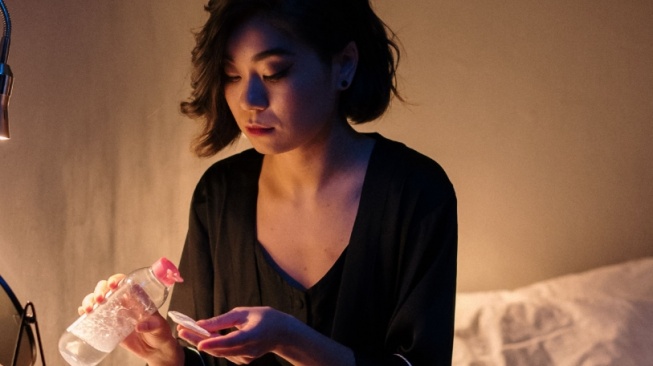 4 Micellar Water Green Tea Solusi Lawan Pemicu Jerawat pada Kulit Berminyak