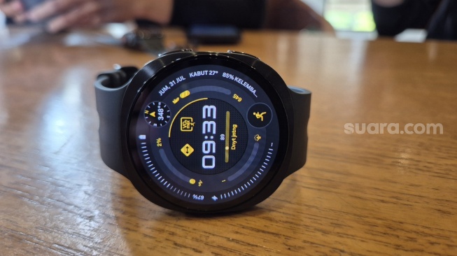 Experience with Samsung Galaxy Watch9 di Tangerang, Jumat (31/7/2026). [Suara.com/Dythia]