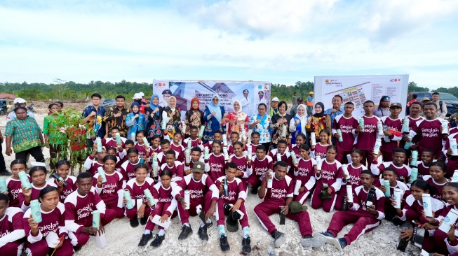 Ketua Umum TP PKK Perkuat Program Sekolah Rakyat Lewat Bantuan untuk Siswa dan Guru di Biak Numfor