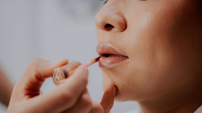 6 Warna Lipstik Terbaik untuk Acara Formal, Bikin Penampilan Makin Elegan