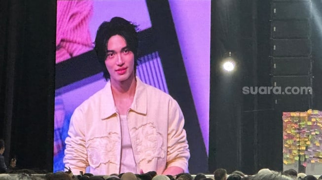 Fan Meeting Win Metawin di Jakarta Penuh Momen Manis, dari Blusukan Hingga Panggil Penggemar Sayang