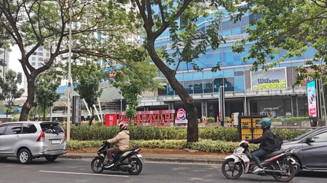 Pagar Tinggi Mal Kota Kasablanka Kini Lenyap, Berganti Dekorasi HUT RI